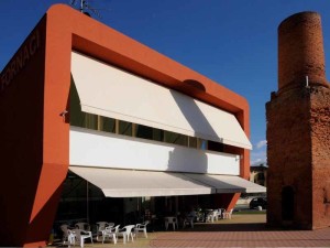 tende-sole-estive-esterno-arredamento-moderno-valla-parà-tende-motorizzate